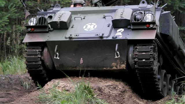 Schützenpanzer im Gelände