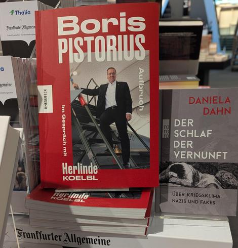 Boris Pistorius und Daniela Dahn "an einem Tisch"