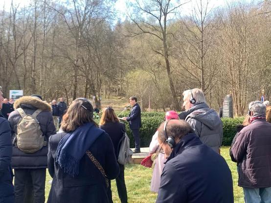 Eindrücke von der Gedenkveranstaltung zum 80. Jahrestag der Räumung und Befreiung der KZ-Außenlager Ellrich-Juliushütte und Ellrich-Bürgergarten am Gedenkort in Ellrich.