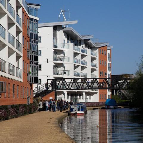 A photo titled "MK: Wolverton Park", taken near Bridge 70 (Railway) by itmpa on Flickr.