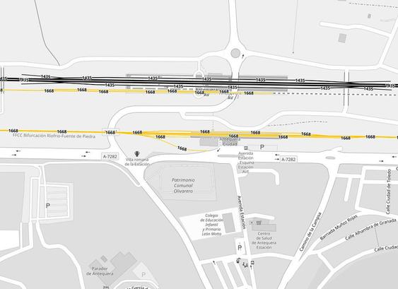 Map from OSM that shows the new 1668mm tracks in the Antequera AV station next to the old Antequer Ciudad station in the south.