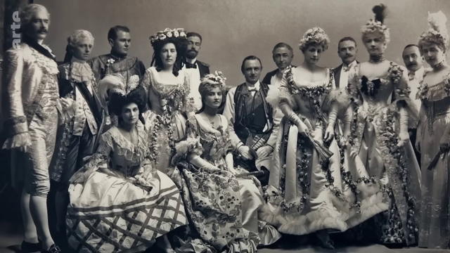 bal costumé new-yorkais des 400 familles américaines les plus riches.