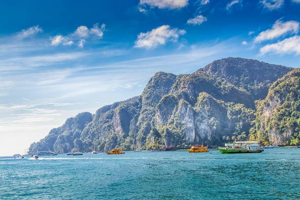 A complete guideline to visit Krabi top 5-star sea view resort with attractive place details, itineraries also guidelines on how to book hotels, air tickets, and sightseeing tickets.