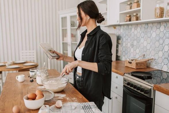Ever wondered which parts of your kitchen are silently doing all the heavy lifting? 🍳 From unsung heroes to secret workhorses, this list might surprise you! Discover the busiest spots in your kitchen #KitchenEfficiency