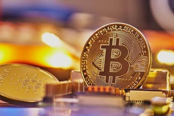 🚀 Crypto moves fast—are you keeping up? Stay ahead of the game with proven tips to track trends, boost your knowledge, and master the market in 2025. Your edge starts. #CryptoStrategy