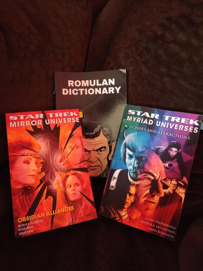 Drei Star Trek Bücher. Mirror Universe Obsidian Alliances, Myriad Universes Echos and refractions, Romulan dictonary.