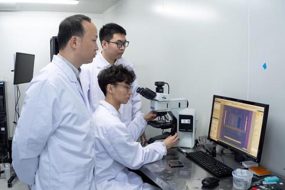 World's Fastest Graphene Flash Memory Writes Data in Picoseconds.