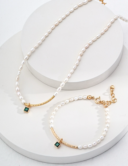 Necklace bracelet 
