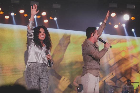 Rebeca Carvalho lança a canção “Você Viverá”, com distribuição da Onimusic, com a participação especial de Leandro Borges. Foto: Divulgação.