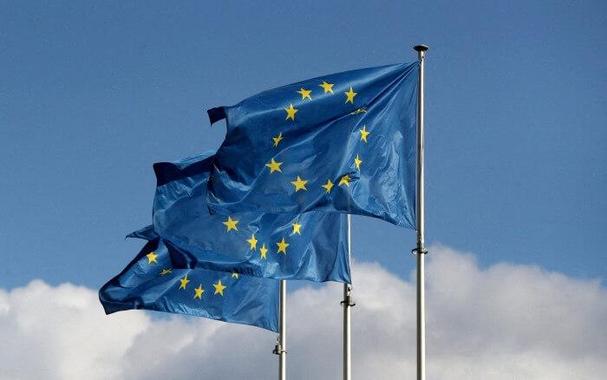 The EU Commission bans officials from meeting with Huawei lobbyists after the European Parliament barred Huawei staff from its premises amid bribery scandal fallout. #EU #Huawei #lobbying #TechPolicy #Security #Bribery #Europe #Regulation #DigitalSovereignty