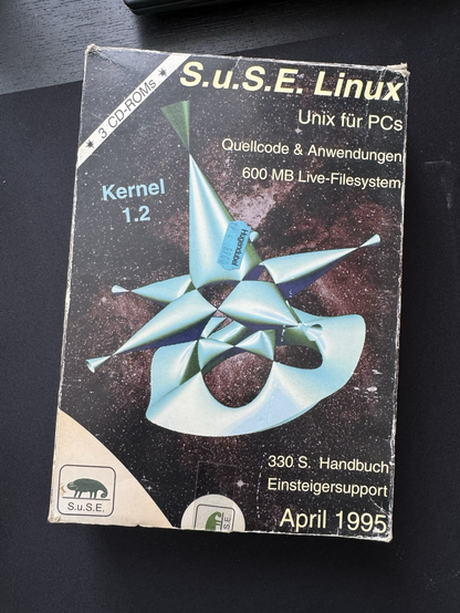 Foto of old SuSE Linux box of 1995