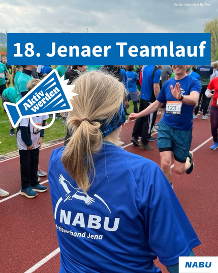 Läufer*innen beim 18. Jenaer Teamlauf. Im Vordergrund ist das Laufshirt des Team „NABU Jena“ zu sehen.