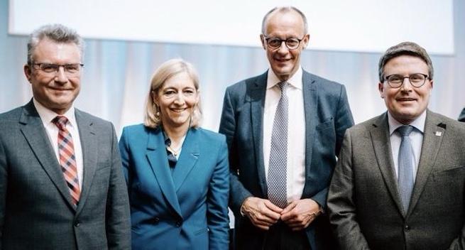 Motorsport-Legende beschenkt Liederkranz