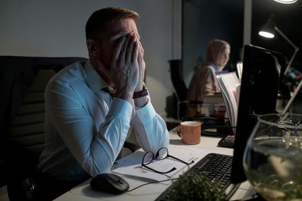 Tech Job Reality: Layoffs, Long Hours, AI, Fewer Perks.