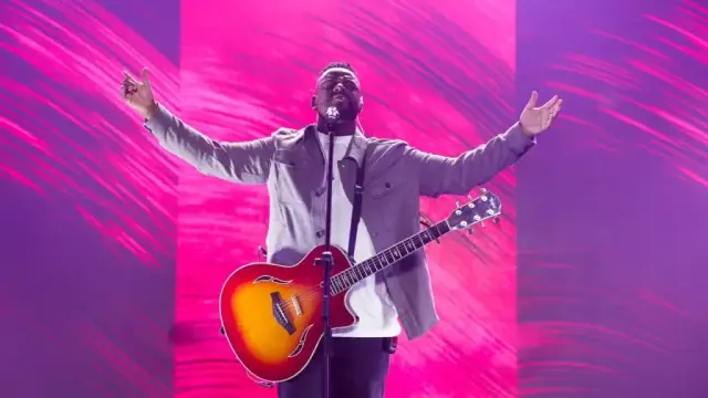 Samuel Messias apresentou recentemente sua nova canção, “Jeová Jireh”, uma emocionante releitura de uma composição própria. Foto: Divulgação.