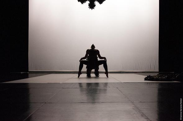 Photo Corinne Marianne Pontoir. Ma Forêt fantôme. Texte Denis Lachaud. Mise en scène Vincent Dussart.