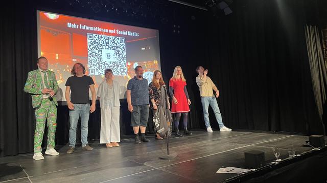 Die Science Slammer*innen bei ihrem Auftritt in der Lagerhalle Osnabrück am 29.04.2025.