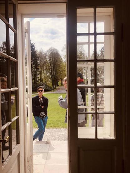 Cozy times in the sun between lectures with amazing composers and workshops with amazing musicians
