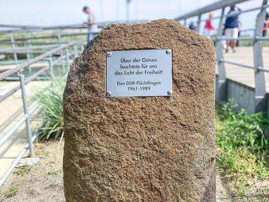 Gedenkstein für die DDR-Flüchtlinge in Boltenhagen