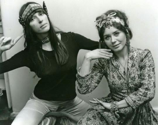 Licorice McKechnie and Rose Simpson of the Incredible String Band
