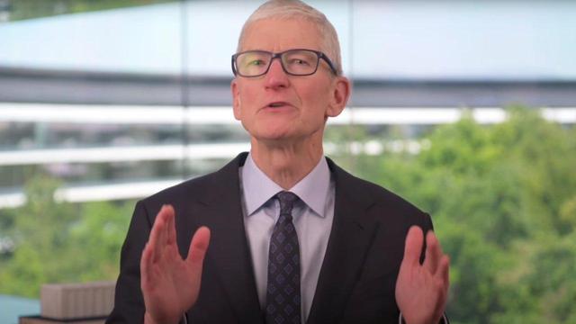 Tim Cook Praises Trump Policies at Recent Tech Meeting