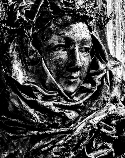 Mixed media sculptor.