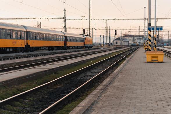 Bahnsteig in Kosice mit Regiojet