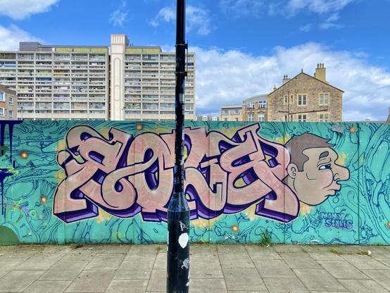 Graffiti piece with nice lettering that says Sore or Sole, I dunno 