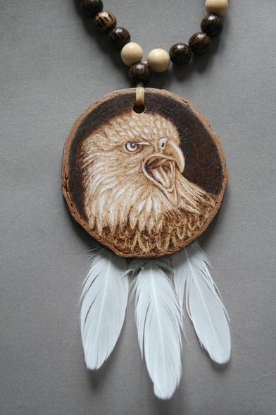 Kettinghanger met Zeearend pyrografie.