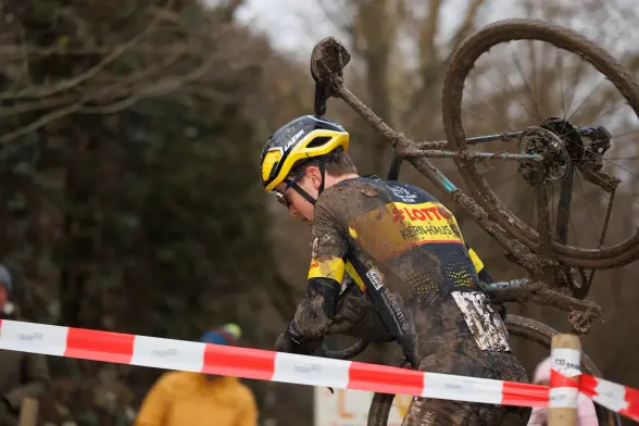 Le Cyclo-Cross International de Pétange qui s’est tenu à Petange, Luxembourg le premier janvier 2025. https://www.patrick-schanen.org/Cyclo-Cross-International-Petange-1be7b929329a80a7ba64ca9a99ccd6a9?pvs=74
