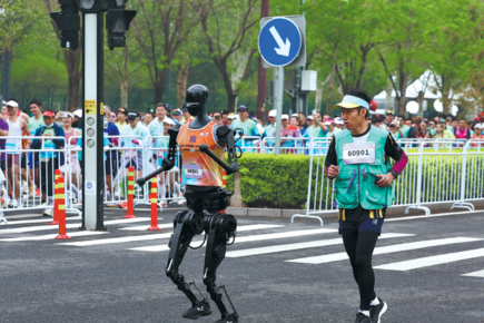 Humanoid Robots Advance: Enthusiasm High, But Hurdles Remain.