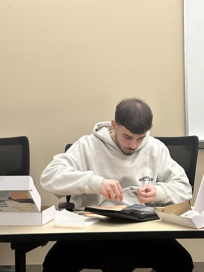 Medical students use Ultrassist Suture Practice Kits in Suture Event Held April 11 at UMD. 