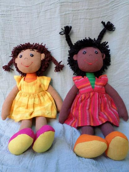 dos muñecas de algodón
