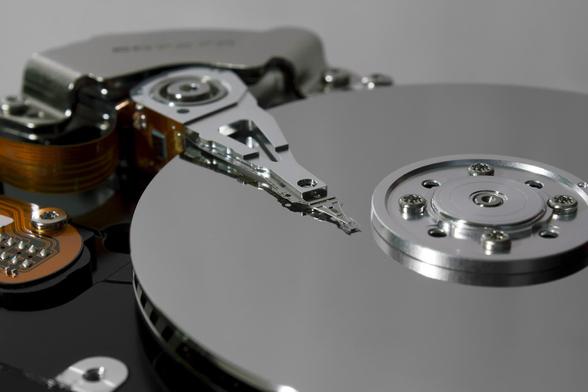 Seagate's Giant Leap: 100TB Hard Drives for AI's Future.