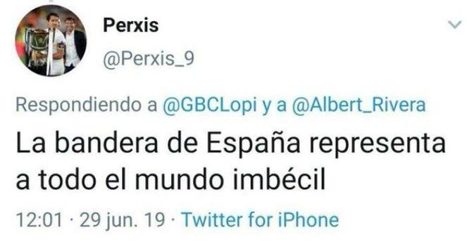 Un facha dice que la bandera representa a todo el mundo imbécil, sin poner comas donde hay que ponerlas, cambiando el sentido de de la frase.