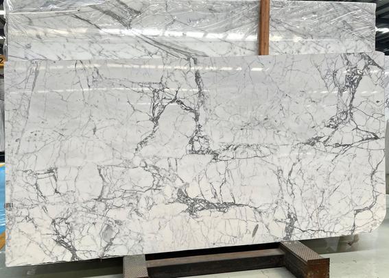 Stunning Statuario Marble wall cladding in a premium KSA interior design project.