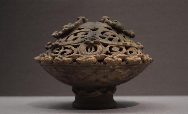 Jomon incense burner. Rokugo Ishinadate, Misato-cho, Akita, Japan. Jomon Period, 1000-400 BCE (earthenware)