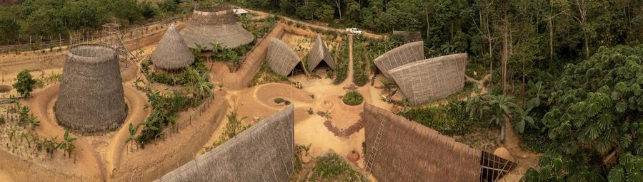 Handmade architecture: Warka Village, Cameroon, Africa
“Heroic and surprising”, made without machinery, with indigenous techniques and natural materials extracted from the jungle.
