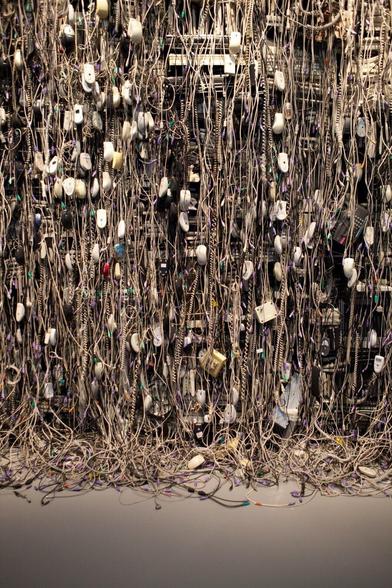 ALT

Basura tecnológica expuesta como arte