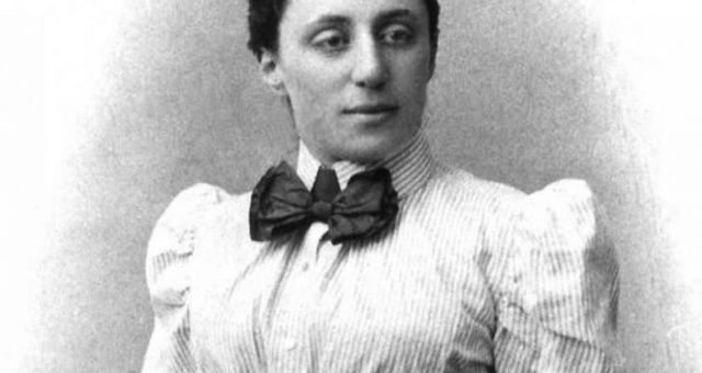 Une photo en noir et blanc de la mathématicienne Emmy Noether - Domaine public