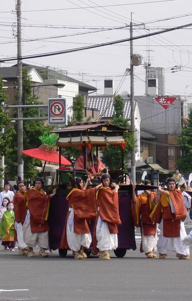 Photos from the Aoi Matsuri parade.