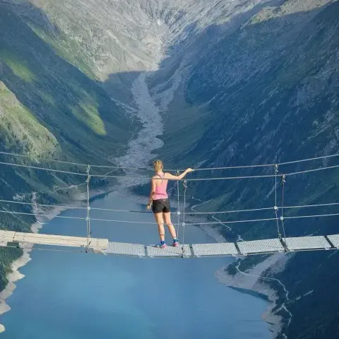 🏞️ Die Olpererhütte Brücke: Ein spektakuläres Wanderziel im Zillertal