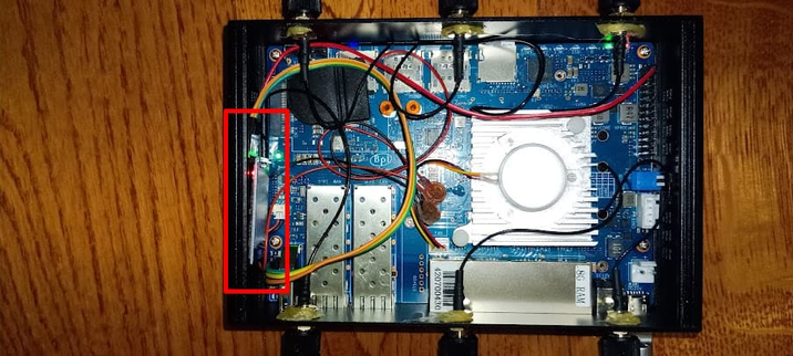 [Banana Pi BPI-R4] Remote Console for UART (TTL),use HC-06(Slave) Bluetooth module to connect to the console of BPI-R4
https://forum.banana-pi.org/t/bpi-r4-remote-console-for-uart-ttl/23300
#remotecontrol #bananapi #openwrt #wifi7 #router #mediatek 
