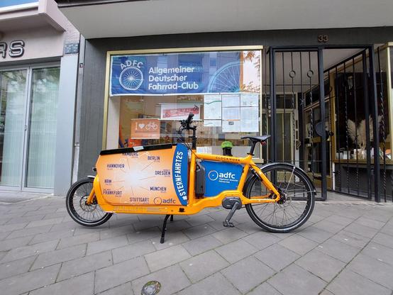 Sternfahrt-Lastenrad des ADFC