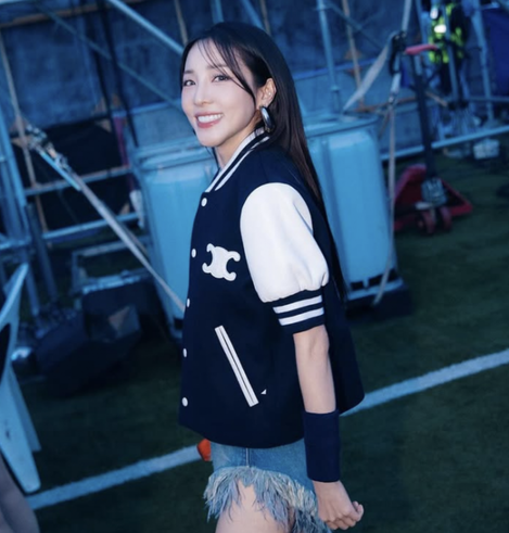 2NE1 Dara