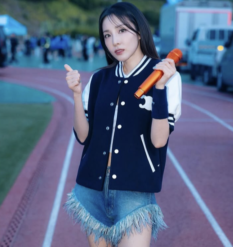2NE1 Dara