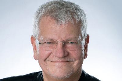 25 Jahre Juristen-Kabarett
Werner Koczwara feierte in Schwäbisch Gmünd das 25. Jubiläum seines Programm "Am achten Tag schuf Gott den Rechtsanwalt".
https://www.kabarett-news.de/News-vom-16.05.2025-25-jahre-juristen-kabarett.html
Fotograf Thomas Zehnder
