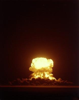 Operation Upshot-Knothole - Harry
Autor: Federal government of the United States - http://www.atomicarchive.com/Photos/LANL/index.shtml
Lizenz: Public domain