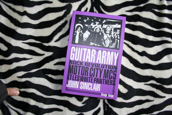 Livre GUITAR ARMY John Sinclair 22€