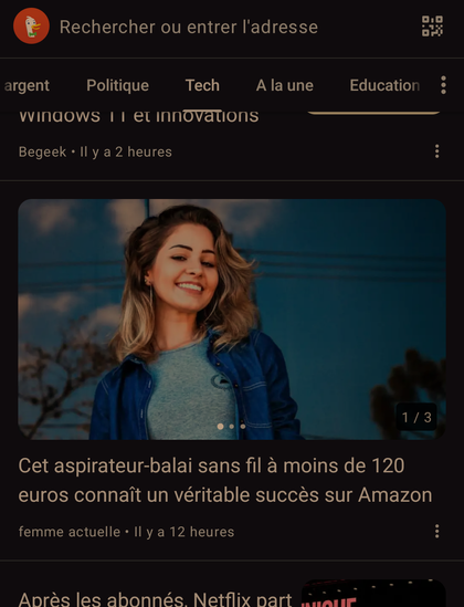 Capture d'écran des actualités du navigateur Opera avec un article du magazine Femme Actuelle vantant un aspirateur-balai pour 120 € sur amazon. Sur la photo d'illustration on voit une jeune femme.